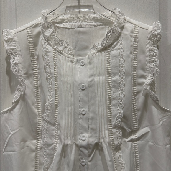 NEW Elegant White Lace Trim Blouse - Picture 2 of 4